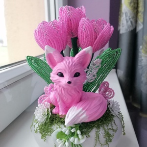 Gyöngyből készült tulipán rókával  - Meska.hu