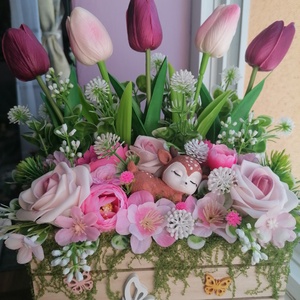 Asztali dísz őzikével élethű gumitulipánból - Meska.hu