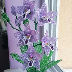 Gyöngyből készült orchidea, Otthon & Életmód, Virágdekoráció, Virágdíszek, Asztali virágdísz, Gyöngyfűzés, gyöngyhímzés, Gyöngyből készült lila orchidea. Kiváló ajándéknak akár anyák napjára akár más alkalomra. , MESKA