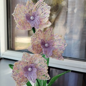 Gyöngyből készült orchideák - otthon & életmód - virágdekoráció - virágdíszek - asztali virágdísz - Meska.hu
