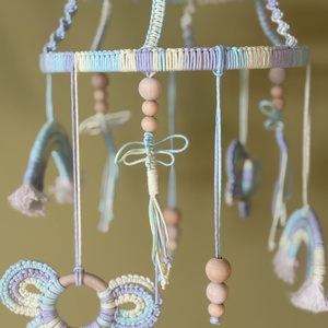 Álomőrző szivárvány-pillangó kiságy-forgó, Baba - mama, Baba játékok, Kiságyforgó, Csomózás, MESKA