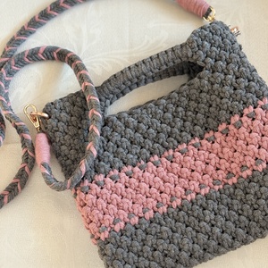 City Chic (Szürke-púder kézműves kistáska), Táska & Tok, Kézitáska & válltáska, Kézitáska, Csomózás, Fonás (csuhé, gyékény, stb.), MESKA