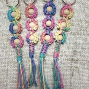 Színpompás Trió � Kézzel csomózott kulcstartók és táskadíszek CSOMAGOLVA IS! - Meska.hu