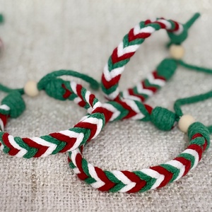 Nemzeti színű karkötő - ékszer - kitűző és bross - Meska.hu