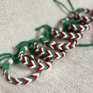 Nemzeti színű karkötő - ékszer - kitűző és bross - Meska.hu