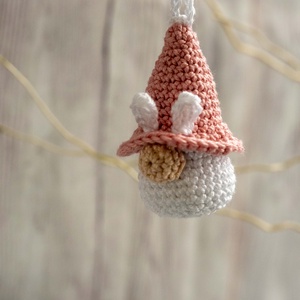 Horgolt húsvéti manó nyuszifülekkel - otthon & életmód - dekoráció - fali és függő dekoráció - függődísz - Meska.hu