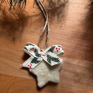 Tűnemezelt csillagok - karácsony - karácsonyi lakásdekoráció - karácsonyfadíszek - Meska.hu