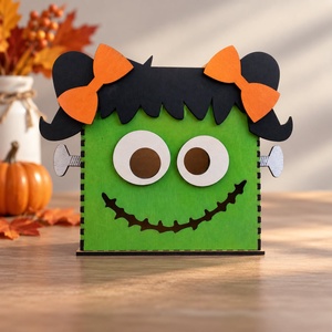 Halloween zombi lámpás lány - Meska.hu