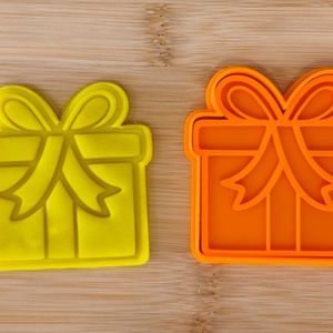 Ajándékos doboz formájú sütikiszúró, Otthon & Életmód, Konyhafelszerelés, tálalás, Sütés, főzés, Sütikiszúró, , MESKA