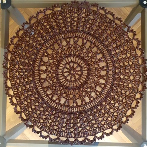 74 cm-es kerek horgolt terítő (mandala) - otthon & életmód - dekoráció - asztal és polc dekoráció - horgolt & csipketerítő - Meska.hu