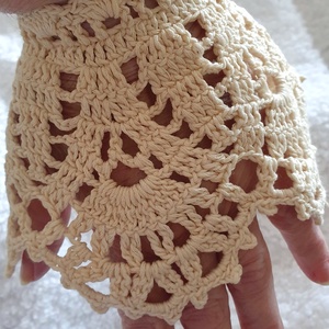 Horgolt csipke csuklódísz, kézelő ekrü fonalból, Ruha & Divat, Sál, Sapka, Kendő, Vállkendő, Horgolás, MESKA