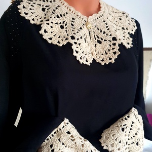 Horgolt csipke csuklódísz, kézelő ekrü fonalból - ruha & divat - sál, sapka, kendő - vállkendő - Meska.hu