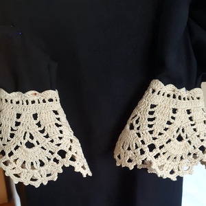 Horgolt csipke csuklódísz, kézelő ekrü fonalból - ruha & divat - sál, sapka, kendő - vállkendő - Meska.hu