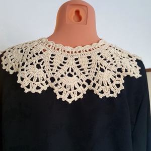 Horgolt csipkegallér ekrü fonalból - ruha & divat - sál, sapka, kendő - vállkendő - Meska.hu