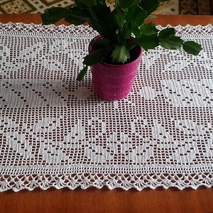  horgolt csipketerítő, 90 x 46 cm keresztelőre, karácsonyra - otthon & életmód - dekoráció - asztal és polc dekoráció - horgolt & csipketerítő - Meska.hu