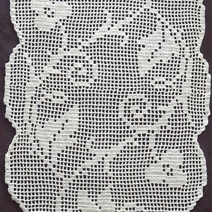  horgolt terítő, 75 cm, ovális csipke - otthon & életmód - lakástextil - abrosz, terítő - díszterítő polcra, komódra - Meska.hu