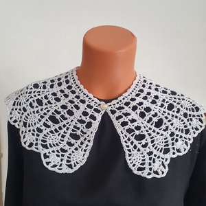 Horgolt csipkegallér, ünnepi, fehér fonalból - Meska.hu