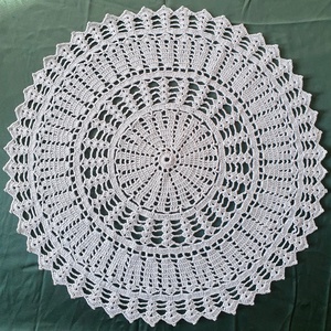 65 cm-es kerek horgolt terítő (mandala) - otthon & életmód - lakástextil - abrosz, terítő - díszterítő polcra, komódra - Meska.hu