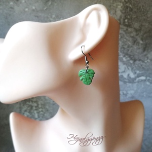 Kicsi Philodendron fülbevaló - ékszer - fülbevaló - lógó fülbevaló - Meska.hu