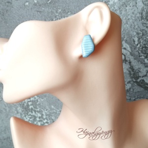 Jégkék csíkos fülbevaló - ékszer - fülbevaló - pötty fülbevaló - Meska.hu