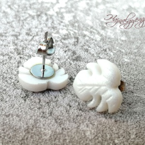 PHILODENDRON fehér fülbevaló - ékszer - fülbevaló - pötty fülbevaló - Meska.hu