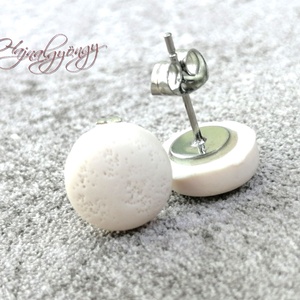 VILÁGOS KRÉM fülbevaló kicsi - ékszer - fülbevaló - pötty fülbevaló - Meska.hu