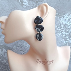 MILKY WAY - fekete fehér nemesacél fülbevaló, Ékszer, Fülbevaló, Lógó fülbevaló, Gyurma, Ékszerkészítés, MESKA