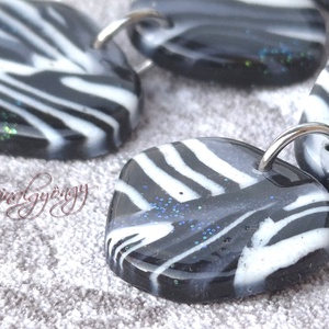 MILKY WAY - fekete fehér nemesacél fülbevaló - ékszer - fülbevaló - lógó fülbevaló - Meska.hu