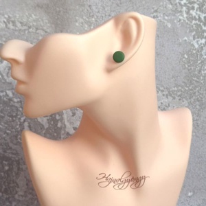 FŰZÖLD fülbevaló 10 mm - ékszer - fülbevaló - pötty fülbevaló - Meska.hu