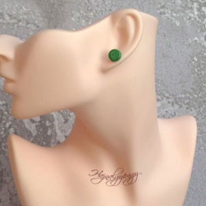 ÉLÉNK ZÖLD fülbevaló 10 mm - ékszer - fülbevaló - pötty fülbevaló - Meska.hu
