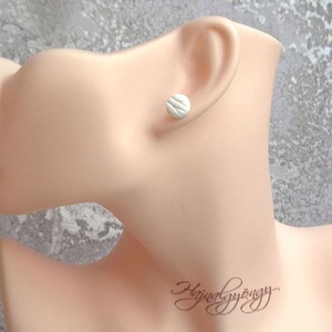 FEHÉR KÖTÖTT nemesacél fülbevaló 10 mm - ékszer - fülbevaló - pötty fülbevaló - Meska.hu