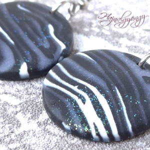 MILKY WAY - fekete fehér nemesacél fülbevaló - ékszer - fülbevaló - lógós kerek fülbevaló - Meska.hu