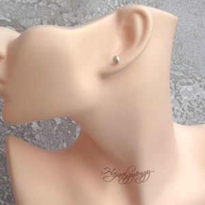 PRECIOSA fehér félgömb nemesacél fülbevaló 6 mm - ékszer - fülbevaló - pötty fülbevaló - Meska.hu