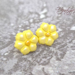 SÁRGA VIRÁG nemesacél fülbevaló  - ékszer - fülbevaló - pötty fülbevaló - Meska.hu