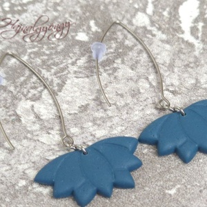 ACÉLKÉK lótusz fülbevaló - ékszer - fülbevaló - lógó fülbevaló - Meska.hu