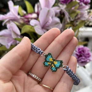 Fonott karkötő sötétzöld- türkiz színű gyöngy pillangóval, Ékszer, Karkötő, Fonott karkötő, Gyöngyfűzés, gyöngyhímzés, Ékszerkészítés, MESKA