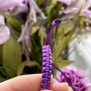 Fonott karkötő bronzszínű-világoslila gyöngy pillangóval - ékszer - karkötő - fonott karkötő - Meska.hu