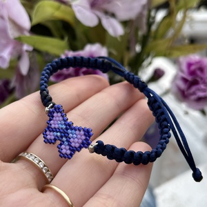 Fonott karkötő sötétkék- világoslila gyöngy pillangóval - ékszer - karkötő - fonott karkötő - Meska.hu