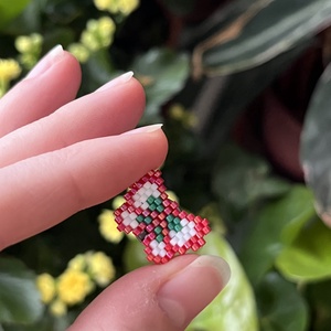 Nemzeti színű pillangó (kokárda), Ékszer, Kitűző és Bross, Gyöngyfűzés, gyöngyhímzés, MESKA