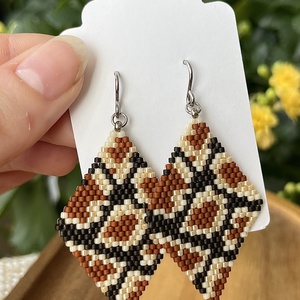 Kígyómintás nagyobb méretű gyöngy fülbevaló - ékszer - fülbevaló - lógó fülbevaló - Meska.hu