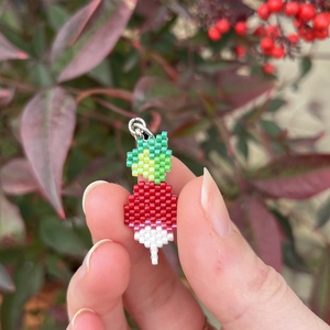 Apró retek táskadísz gyöngyből - táska & tok - kulcstartó & táskadísz - táskadísz - Meska.hu