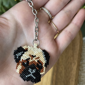 Mopsz kutyás kulcstartó gyöngyből - táska & tok - kulcstartó & táskadísz - kulcstartó - Meska.hu