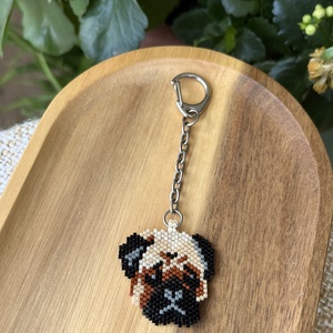 Mopsz kutyás kulcstartó gyöngyből - táska & tok - kulcstartó & táskadísz - kulcstartó - Meska.hu