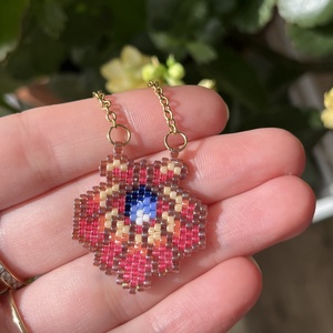 Színes kagyló medál gyöngyből - Meska.hu