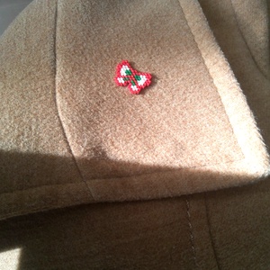 Nemzeti színű pillangó (kokárda) - ékszer - kitűző és bross - Meska.hu