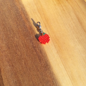 Alma charm , Ékszer, Karkötő, Charm karkötő, Gyöngyfűzés, gyöngyhímzés, MESKA