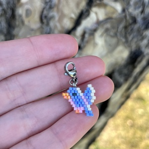 Kismadár charm, Ékszer, Karkötő, Charm karkötő, Gyöngyfűzés, gyöngyhímzés, MESKA