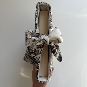 Vintage Könyvtartó, kézzel varrott  - könyv & zene - könyvtok - Meska.hu