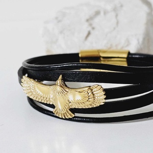 Eagle arany színű többszálas bőr karkötő - ékszer - karkötő - karkötő medállal - Meska.hu
