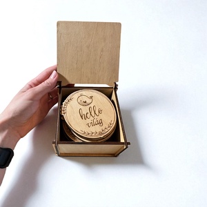 Mérföldkő korongok dobozban - otthon & életmód - babaszoba, gyerekszoba - babaszoba dekoráció - Meska.hu